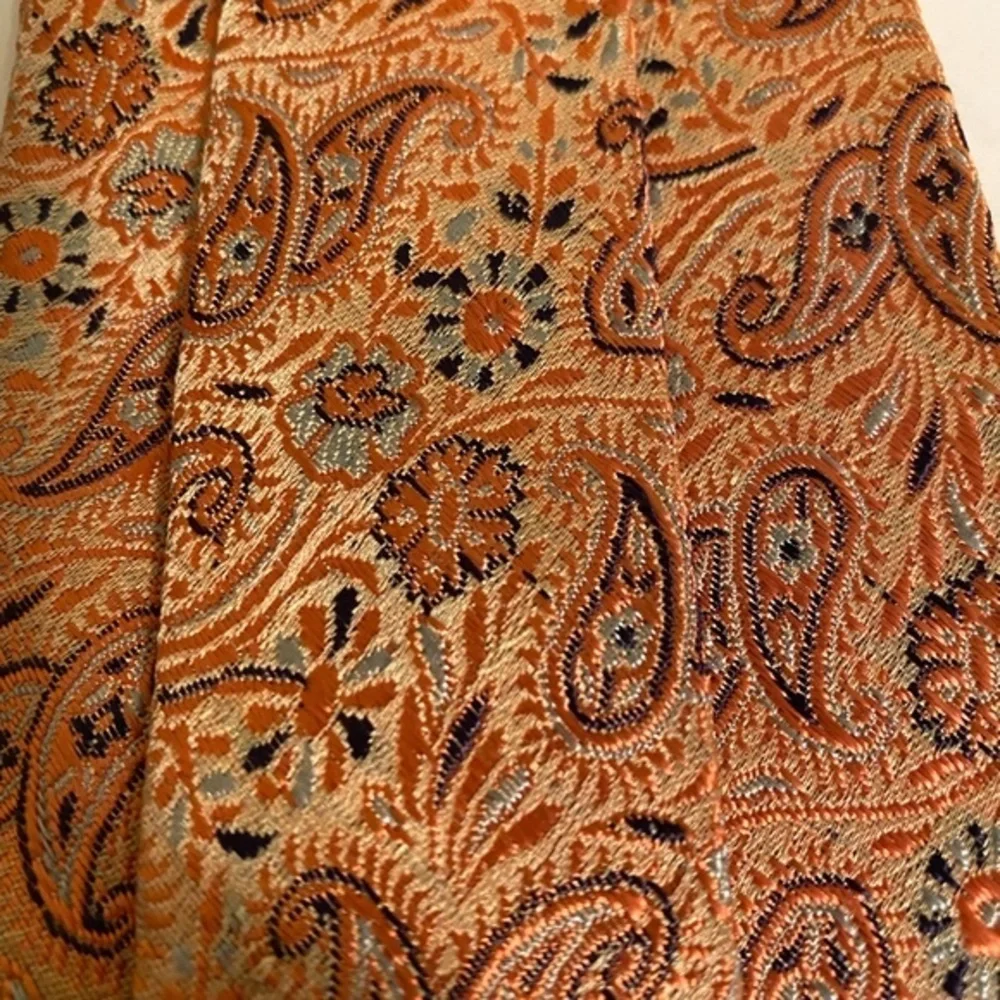 ENAMOUR BT FORTUNE VINTAGE SILK BROCADE TIE‎